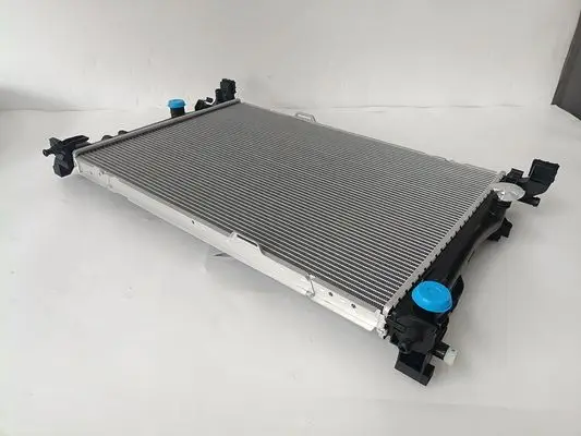 Radiateur, refroidissement du moteur Bapmic BF0426790239